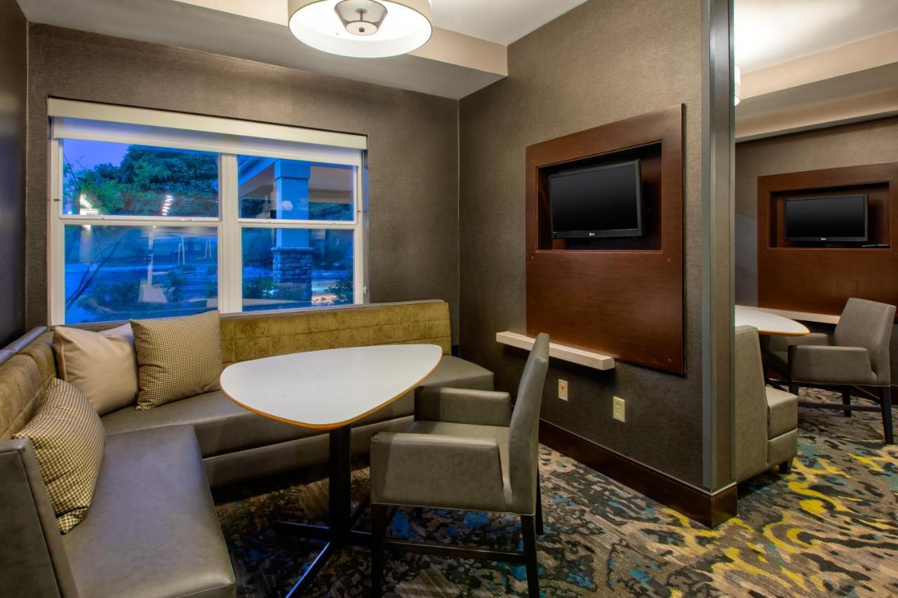 By Marriott North Hotel